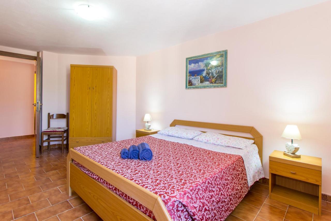 Appartamenti In Villa Con Ampio Giardino Esterno 포사타 외부 사진